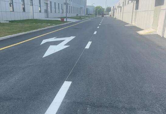 蘇州廠區(qū)劃線認準專業(yè)團隊，施工周期短，標線耐磨抗造